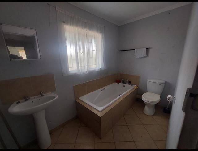 2 BEDROOM APARTMENT FOR SALE IN OLIEVENHOUTBOSCH